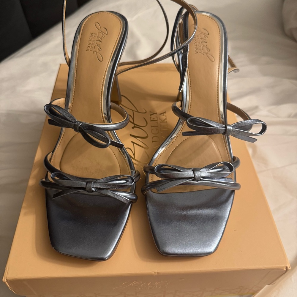 Jewel by Badgley Mischka Silver Strappy Heels
